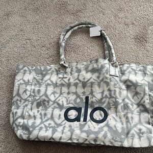 ALO Yoga Gray and White Tote Bag
